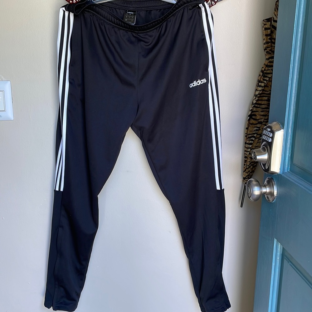 Adidas gym pants EUC.